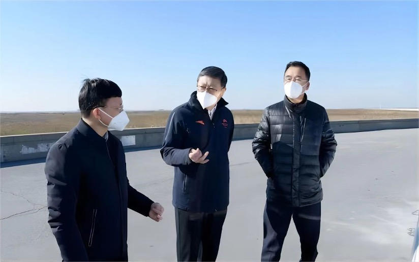 市委書(shū)記陳吉寧赴橫沙新洲調(diào)研上海市農(nóng)投集團(tuán)、上?，F(xiàn)代農(nóng)業(yè)產(chǎn)業(yè)園規(guī)劃建設(shè)發(fā)展有關(guān)工作